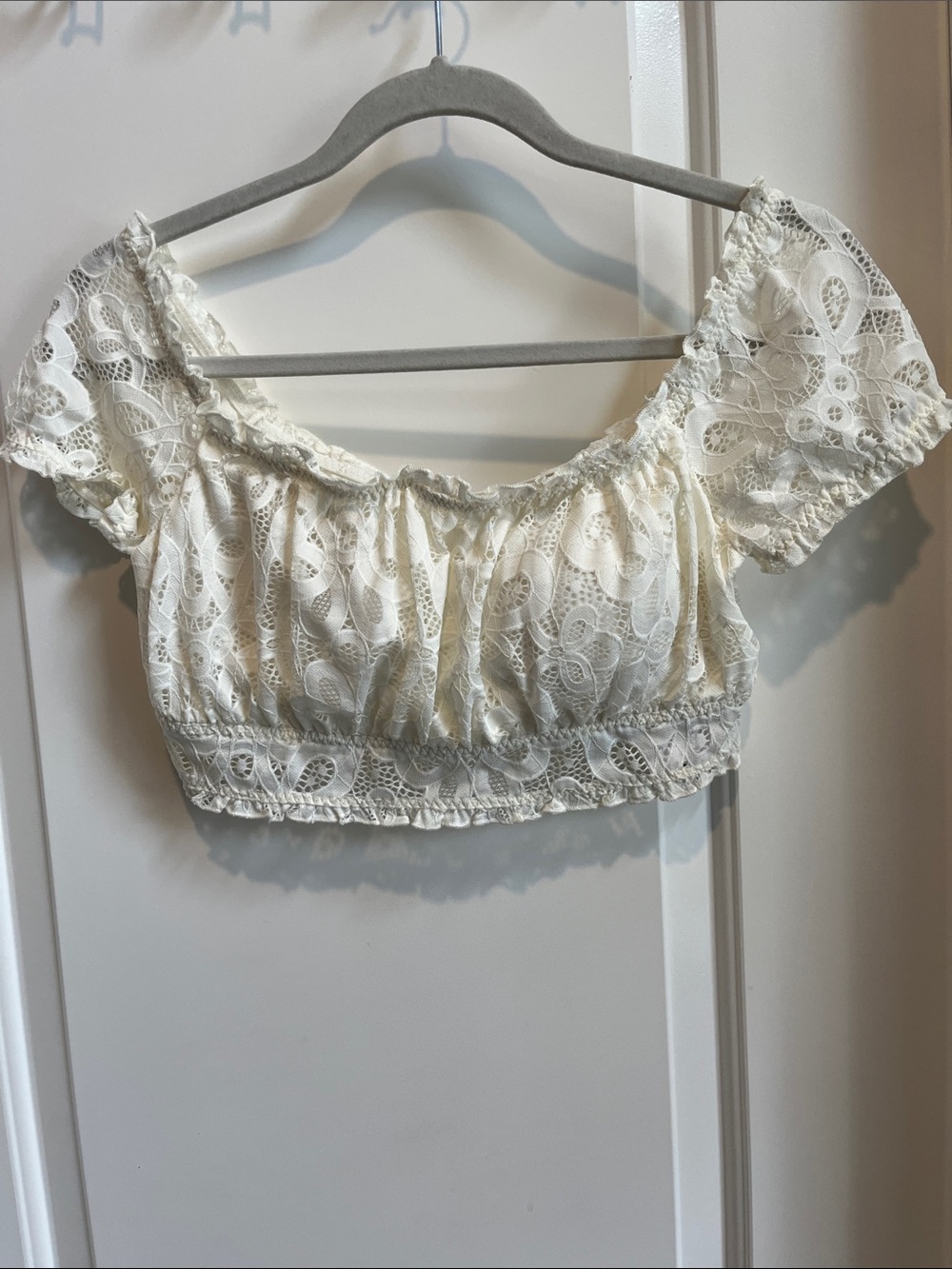 Gilly Hicks White Lace Off-Shoulder Crop Top Bralette New with Tags
Size L